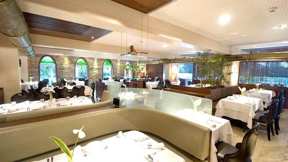 Sai Palace Hotel Mumbai  Buitenkant foto