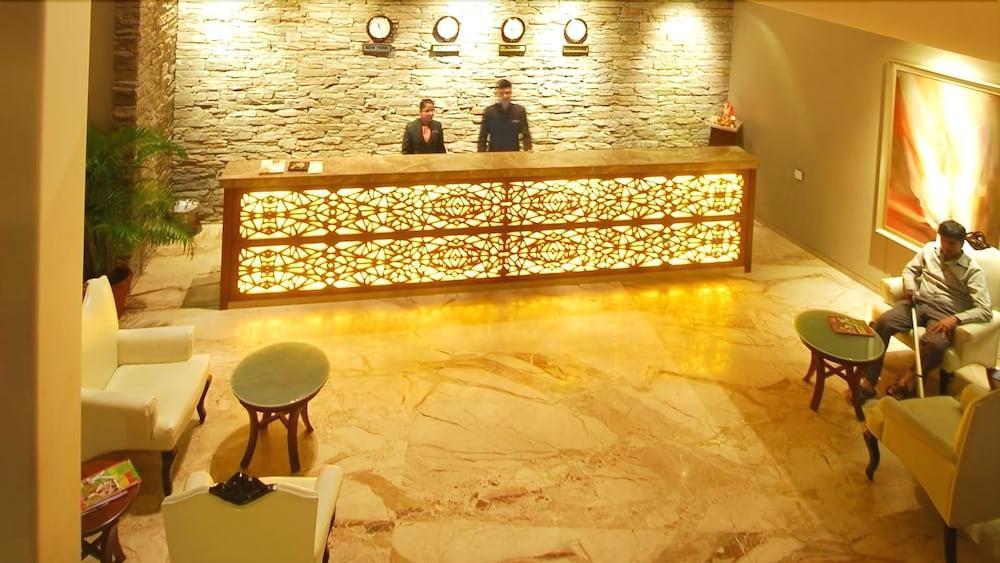 Sai Palace Hotel Mumbai  Buitenkant foto