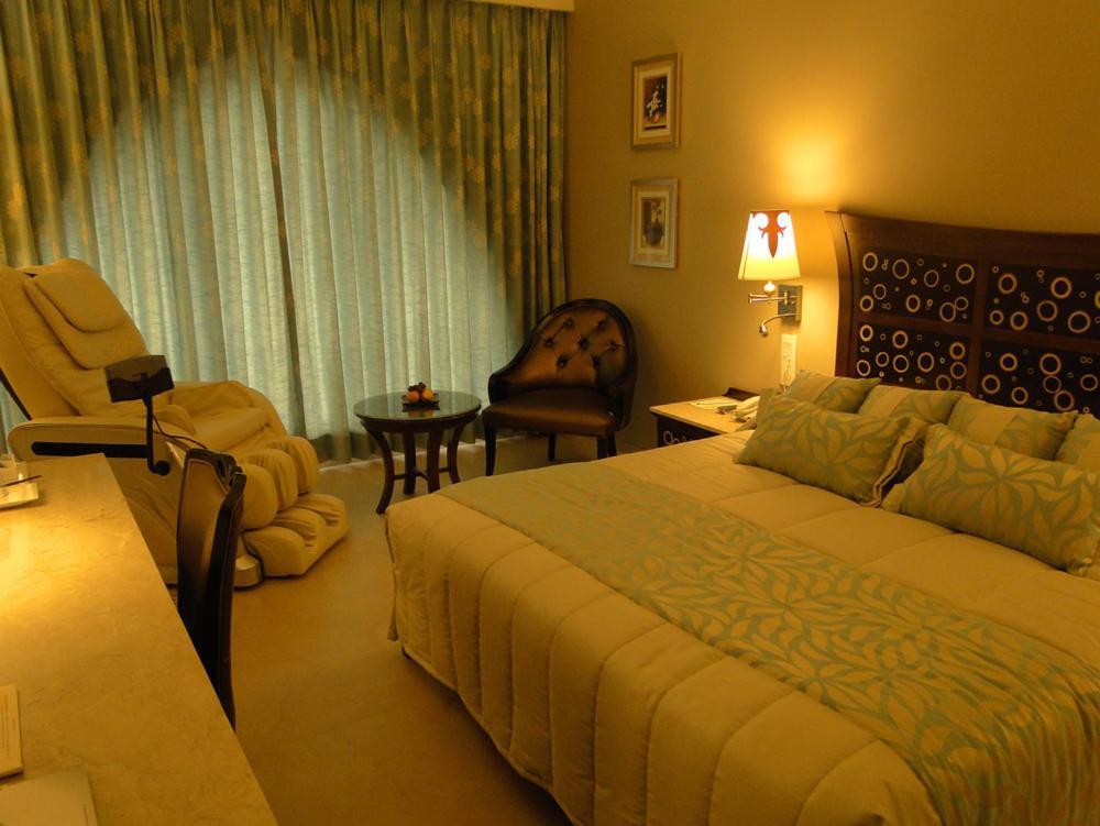 Sai Palace Hotel Mumbai  Buitenkant foto