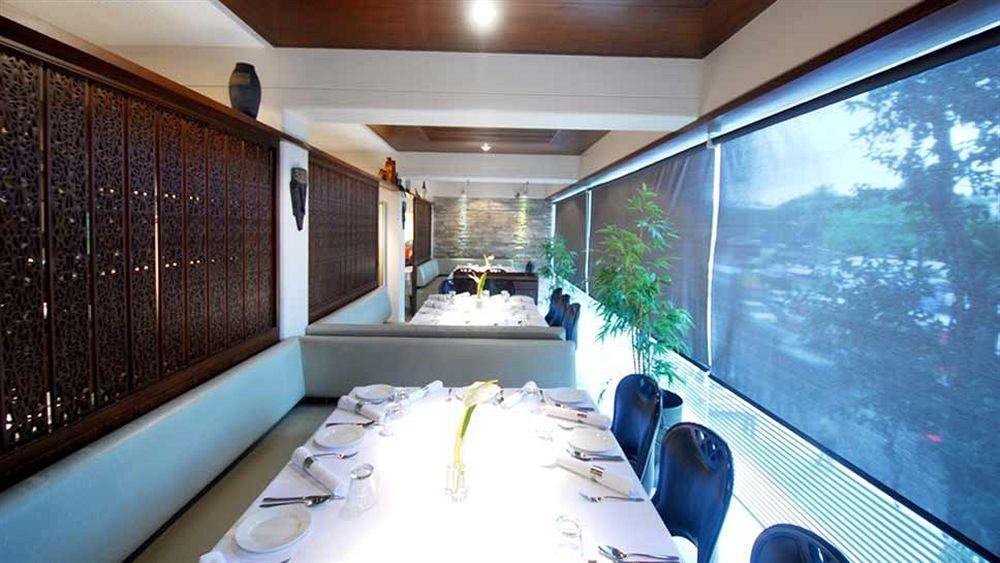 Sai Palace Hotel Mumbai  Buitenkant foto